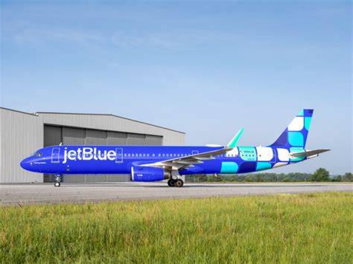 How big is a JetBlue plane?
