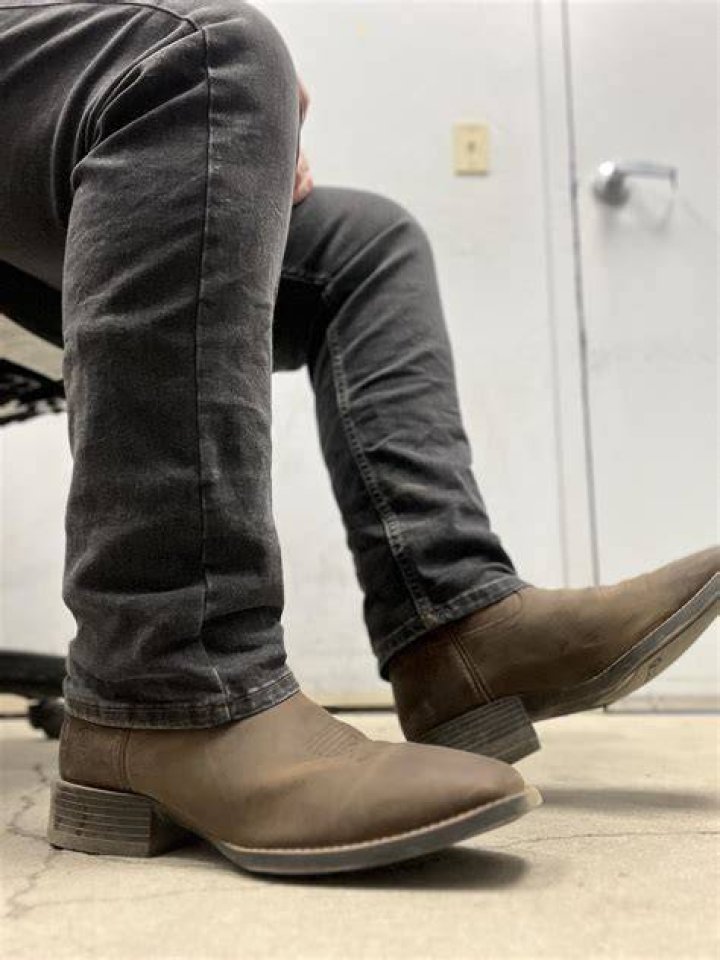 How do you make brown boots black?