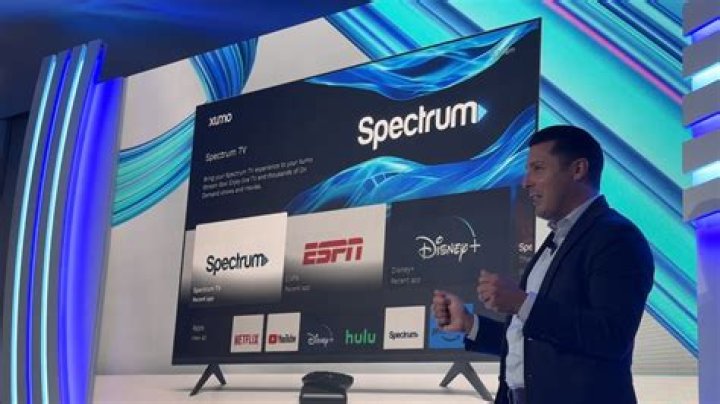 How do you set up a ps4 slim?