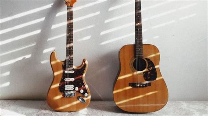 What guitars does paul McCartney use?