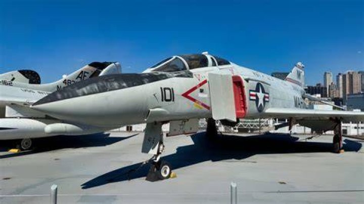 When did the f4 Phantom enter service?
